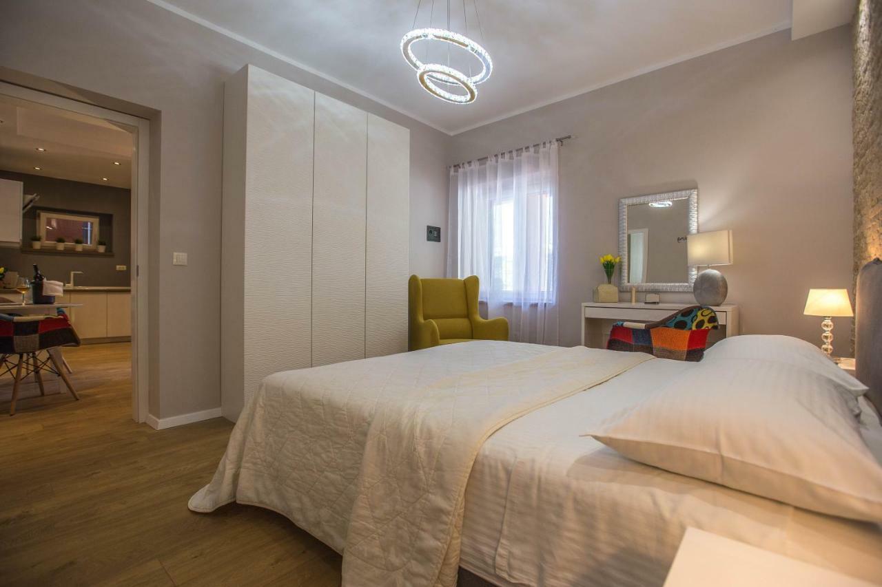 Exclusive City Center Apartment With Garden Ровинь Экстерьер фото