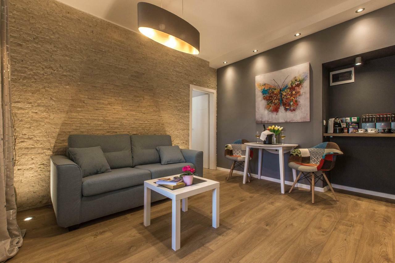 Exclusive City Center Apartment With Garden Ровинь Экстерьер фото