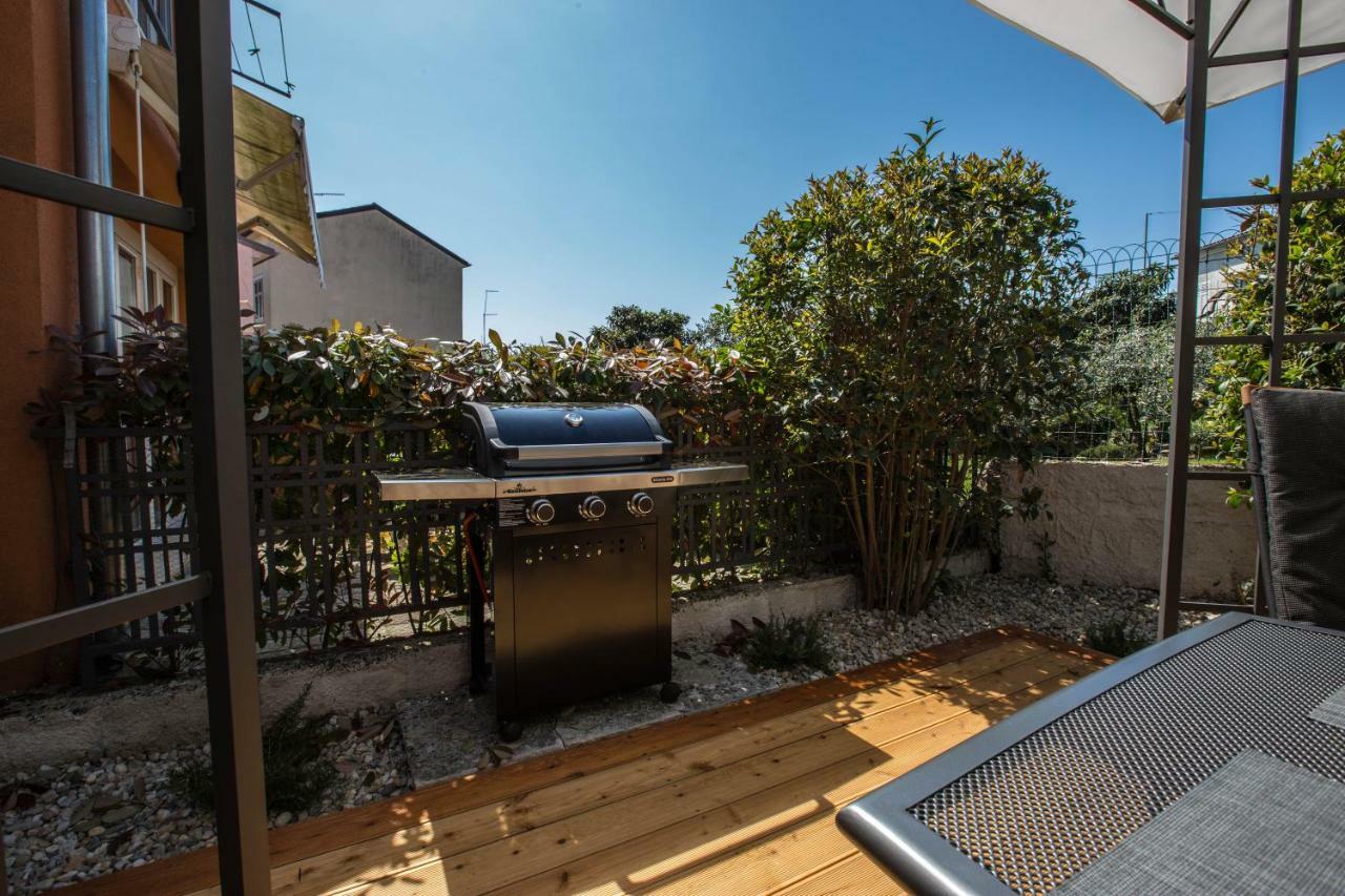 Exclusive City Center Apartment With Garden Ровинь Экстерьер фото