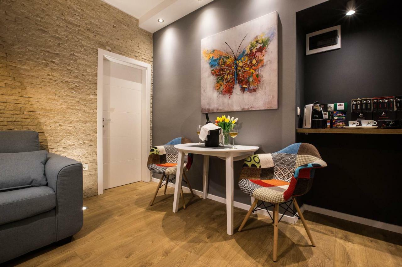 Exclusive City Center Apartment With Garden Ровинь Экстерьер фото